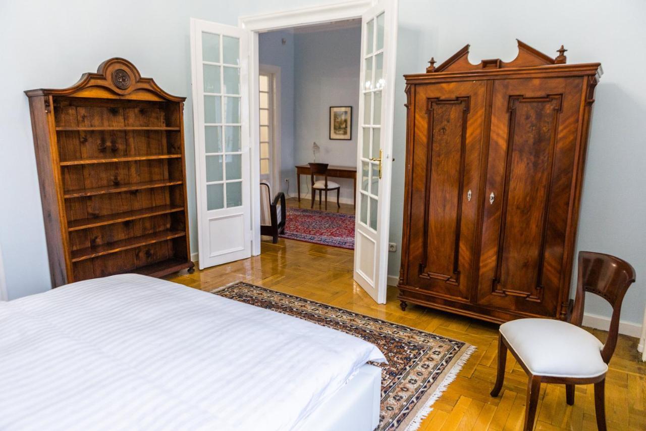 Luxury Downtown 3 Bedroom Apartment By Synagoge With Beautiful View Budapest Exterior photo