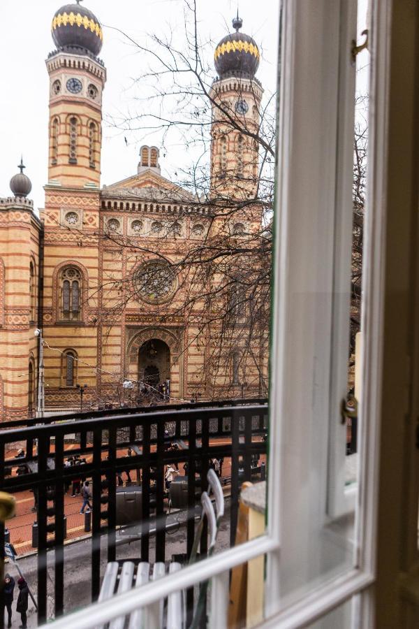 Luxury Downtown 3 Bedroom Apartment By Synagoge With Beautiful View Budapest Exterior photo