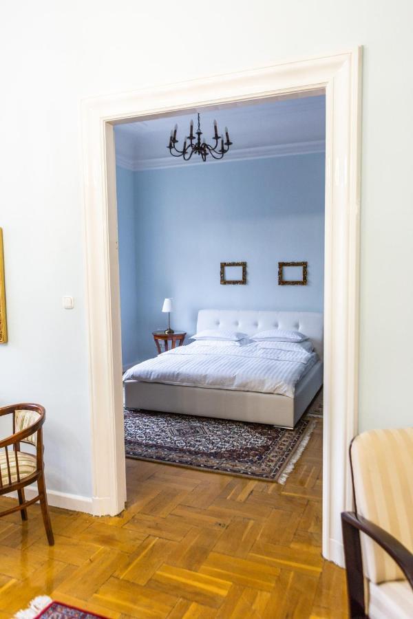 Luxury Downtown 3 Bedroom Apartment By Synagoge With Beautiful View Budapest Exterior photo