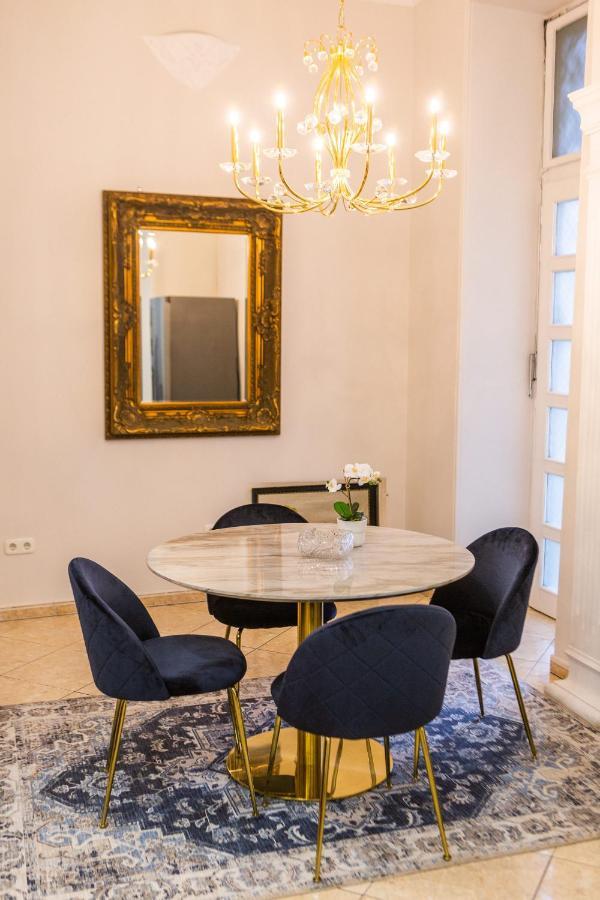Luxury Downtown 3 Bedroom Apartment By Synagoge With Beautiful View Budapest Exterior photo