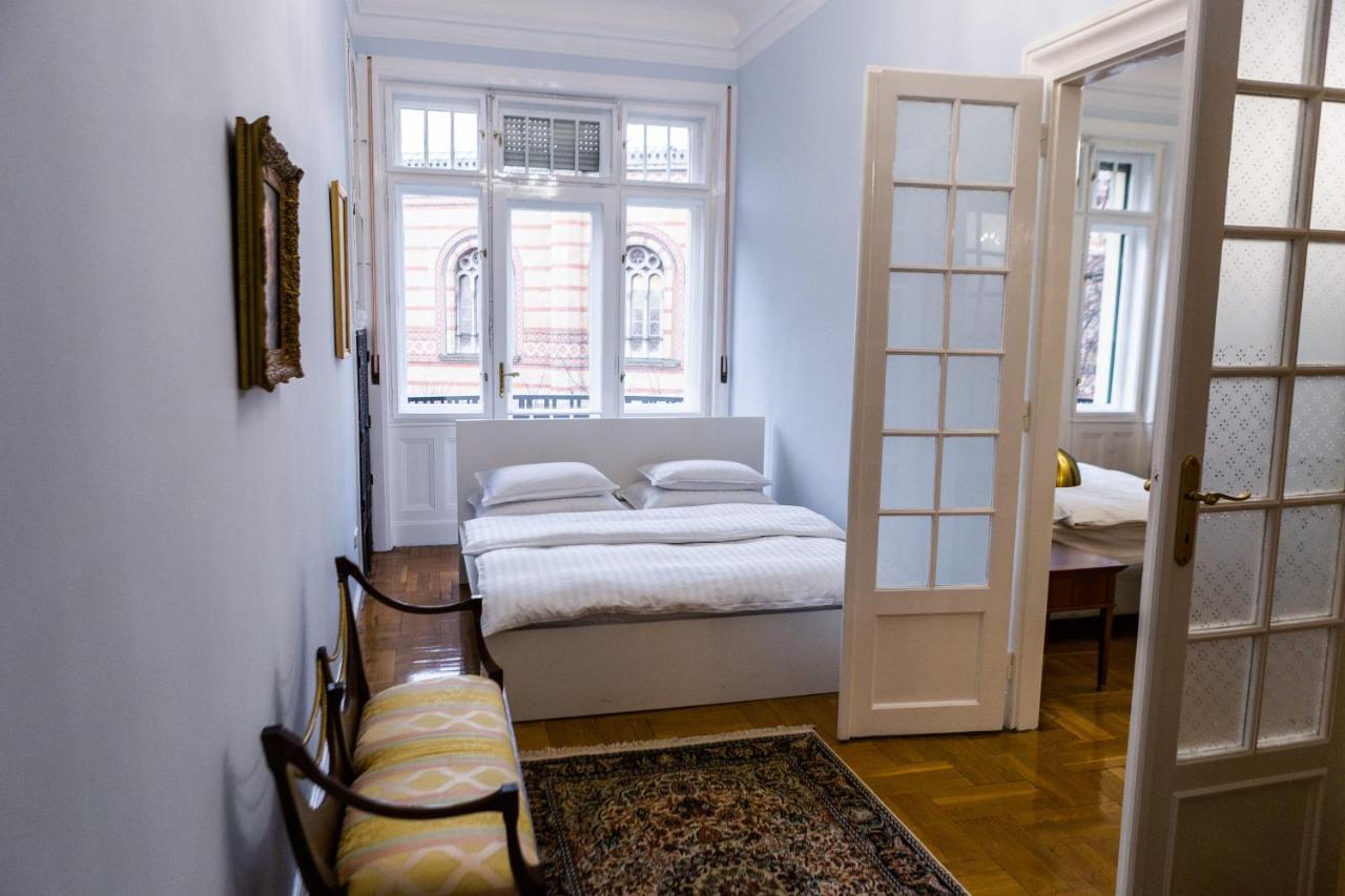 Luxury Downtown 3 Bedroom Apartment By Synagoge With Beautiful View Budapest Exterior photo