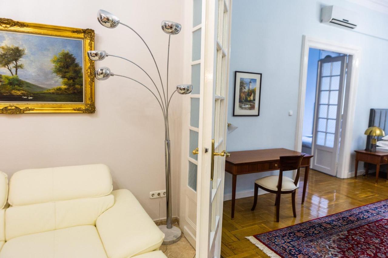 Luxury Downtown 3 Bedroom Apartment By Synagoge With Beautiful View Budapest Exterior photo